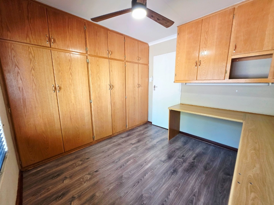 5 Bedroom Property for Sale in Pellissier Free State